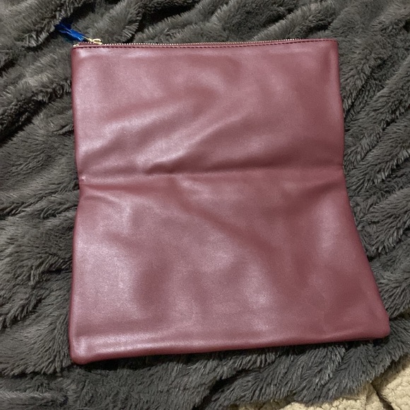 🍂Summer & Rose Maroon Clutch! - Picture 5 of 8